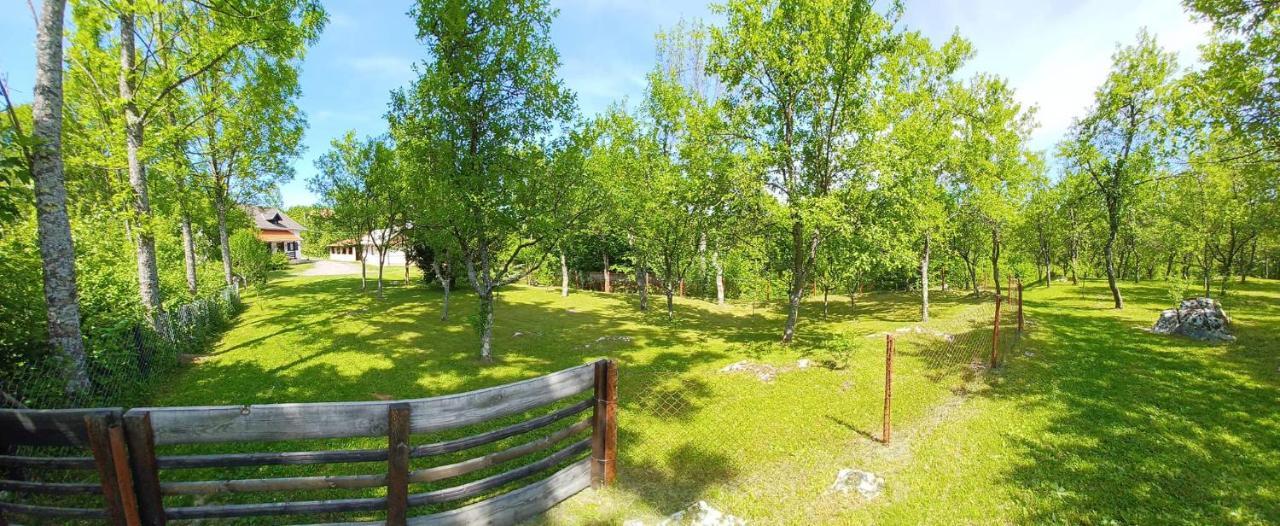 Apartman Marica Rakovica Luaran gambar